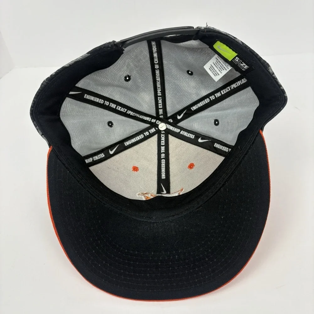 NWT Patriots v. Eagles Hat Cap Snap Back Super Bowl XXXIX